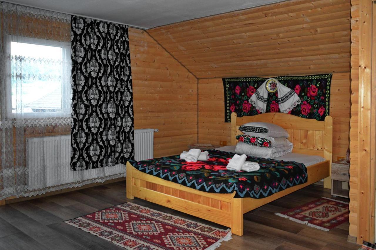 Hotel Casa Vladicu à Breb Extérieur photo